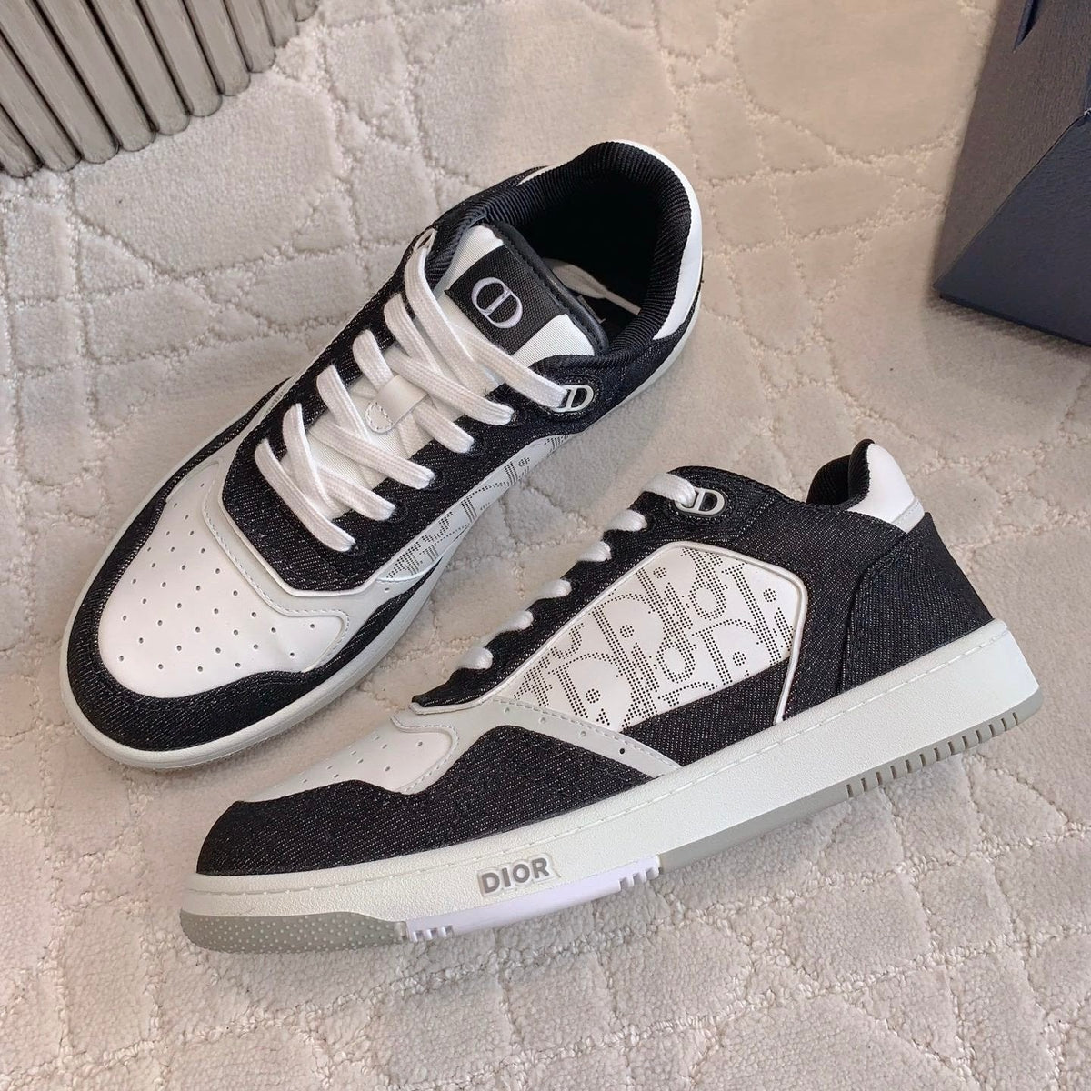 CD B27 LOW-TOP SNEAKER GRAY-BEIGE CALFSKIN