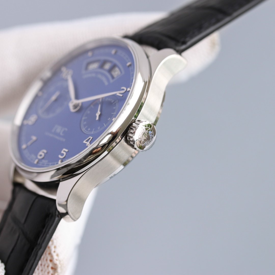 PORTUGUESE ANNUAL CALENDAR STEEL CASE LEATHER STRAP