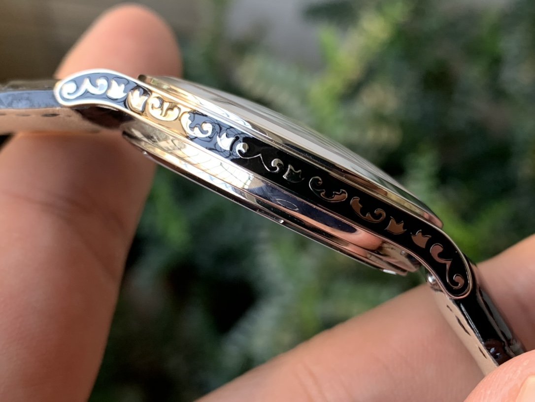 PATEK CALATRAVA 38 PLATINUM HAND-ENGRAVED BLACK DIAL