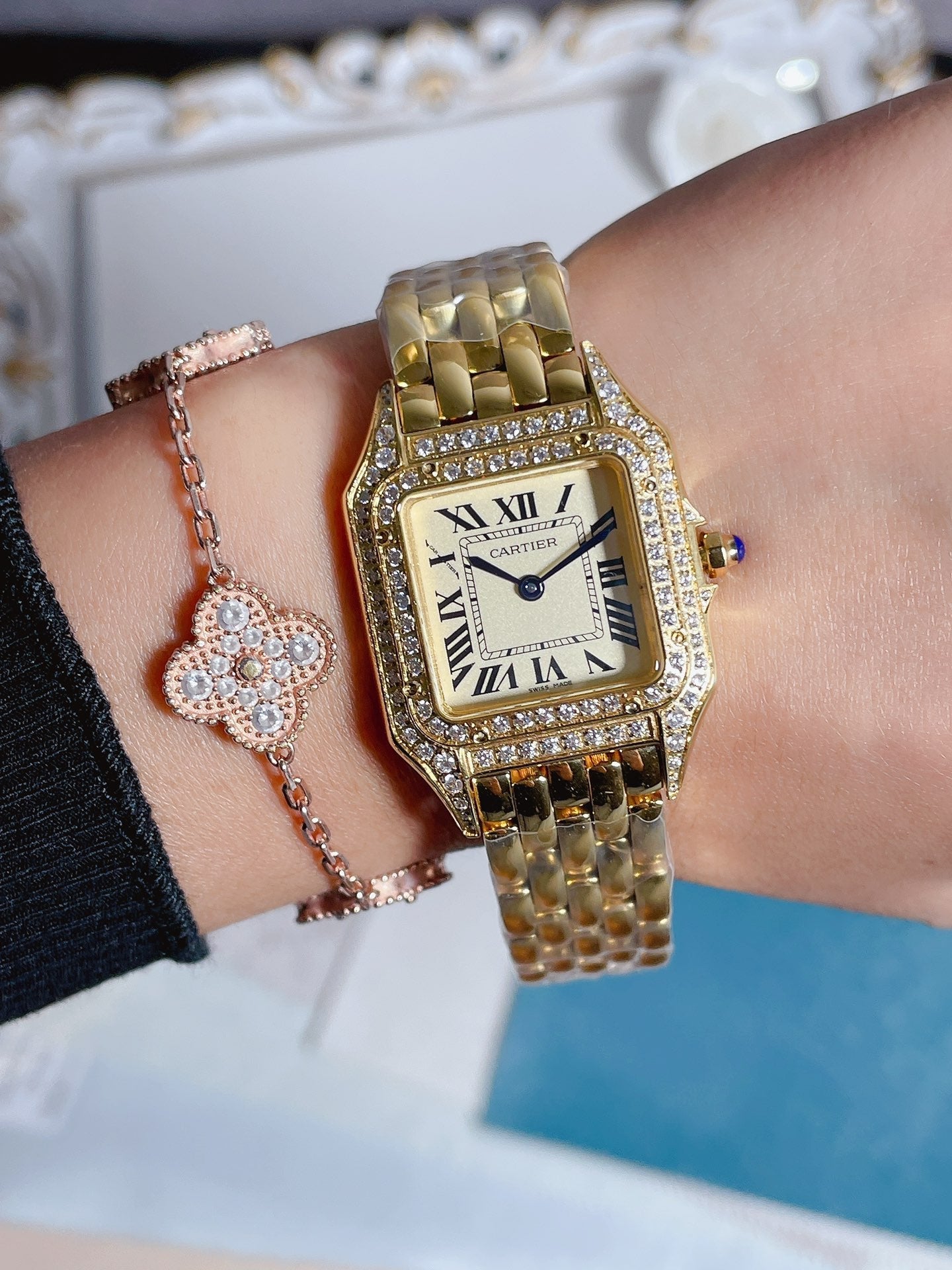 Cartier Panthère de Cartier 27 x 37 mm Yellow Gold Diamond Bezel Watch