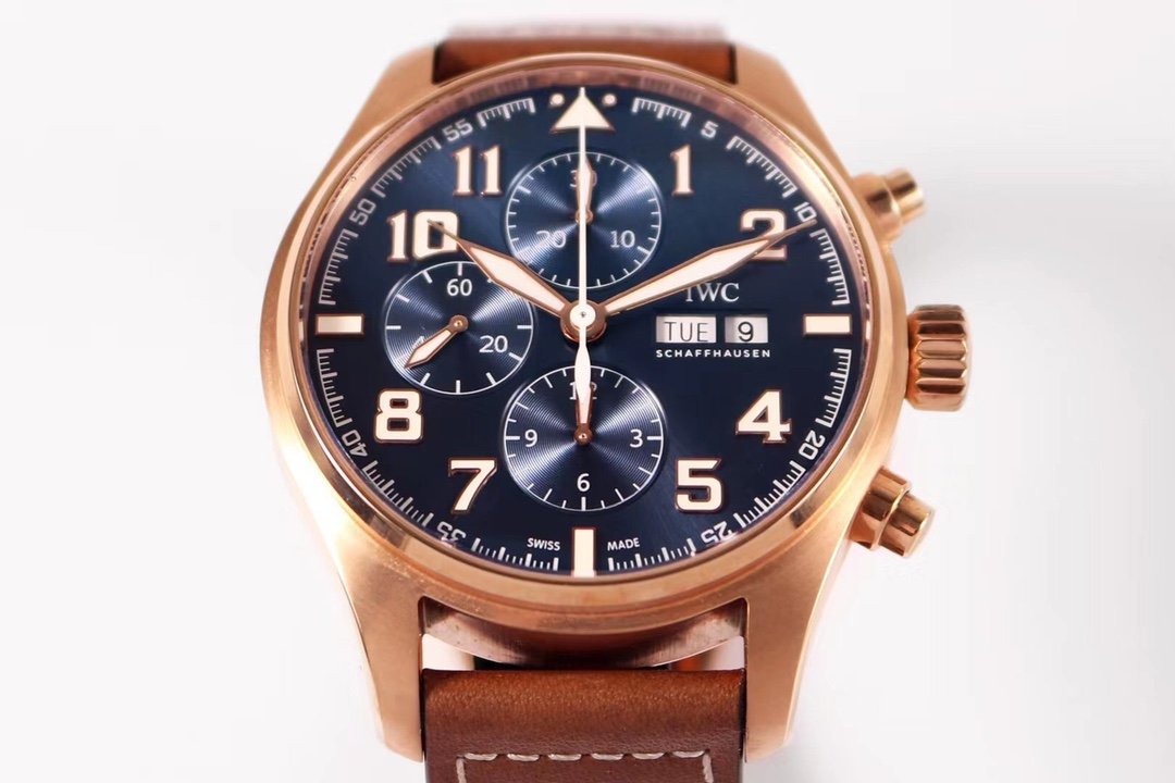 PILOT DAY-DATE CHRONOGRAPH RED GOLD BLUE DIAL