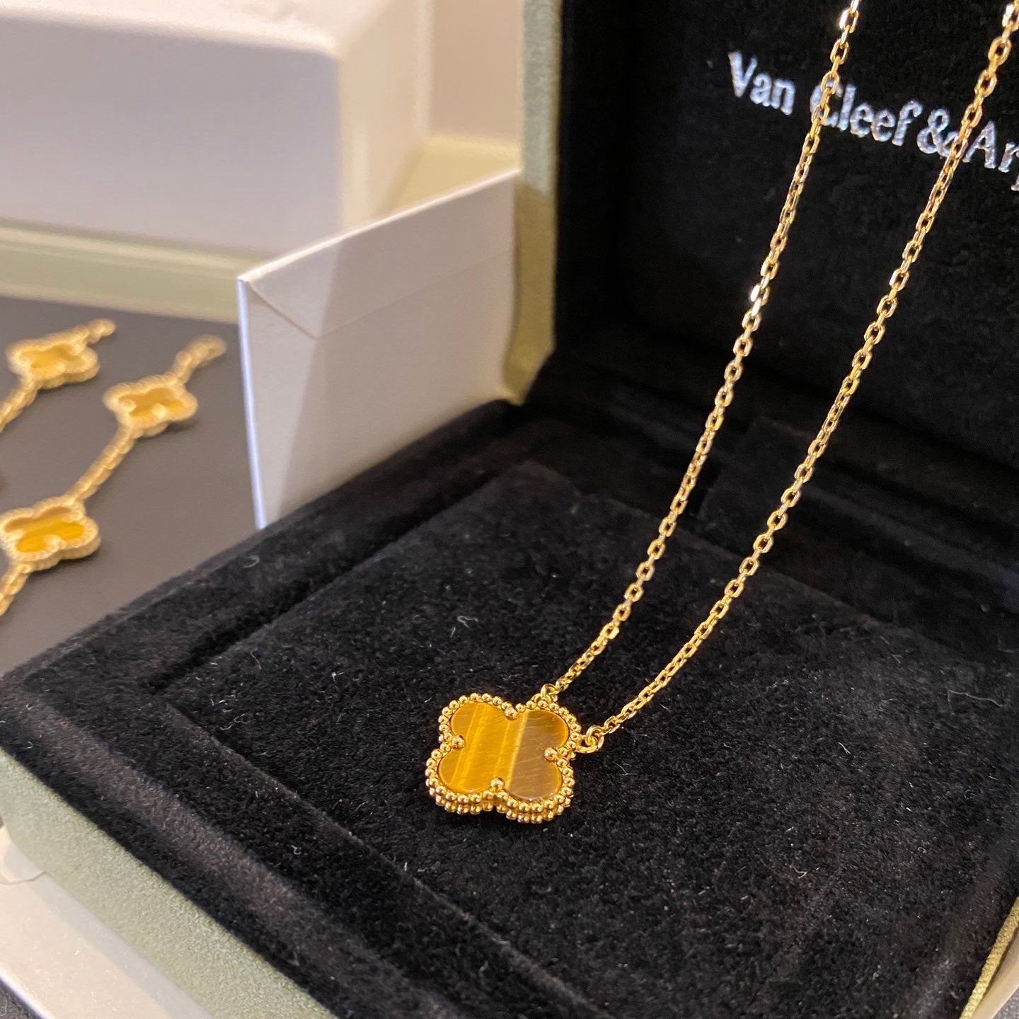 VCA Clover Necklace Tiger's Eye Gold