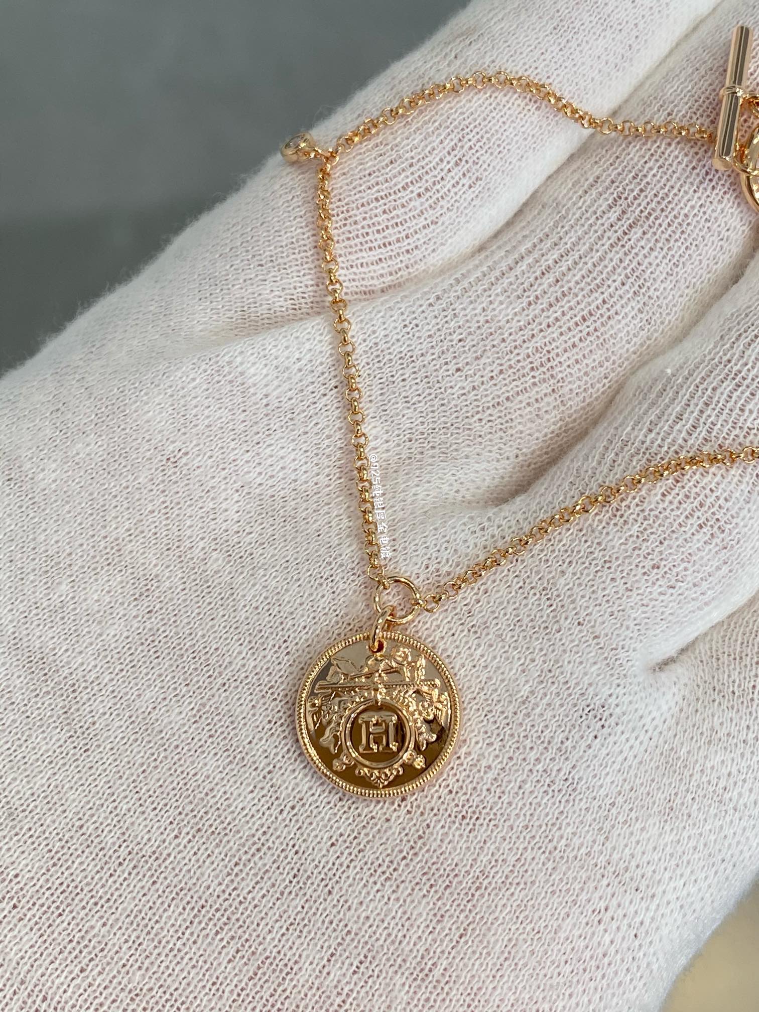 H Classic Gold Coin Bracelet