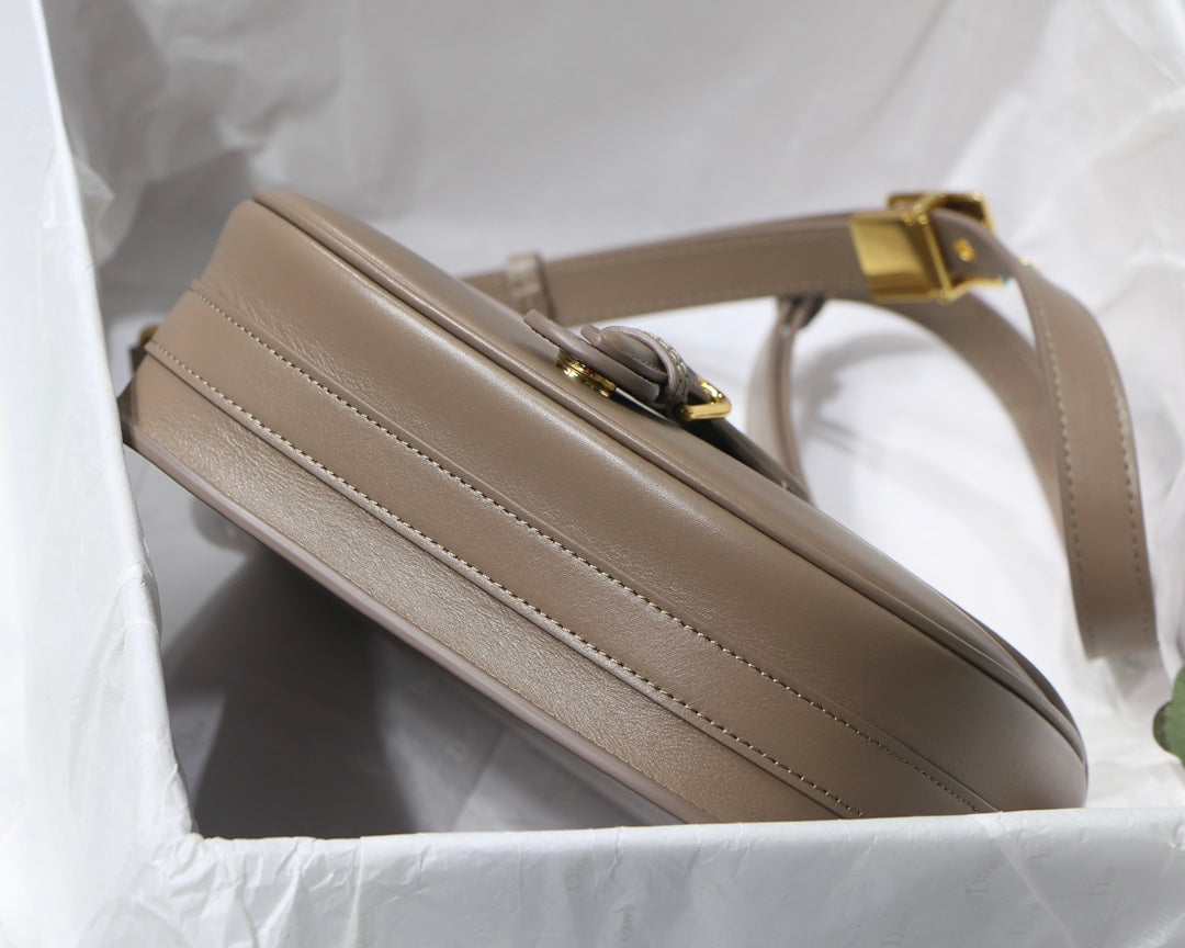 MEDIUM CD BOBBY 22CM DARK BROWN CALFSKIN GOLD HARDWARE