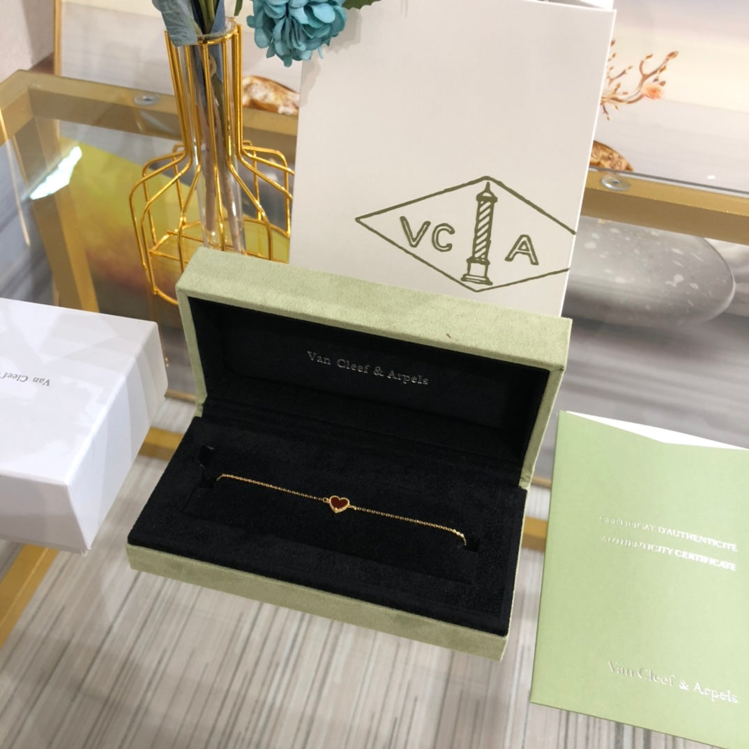 VCA Heart Red Gold 1 Motifs Bracelet