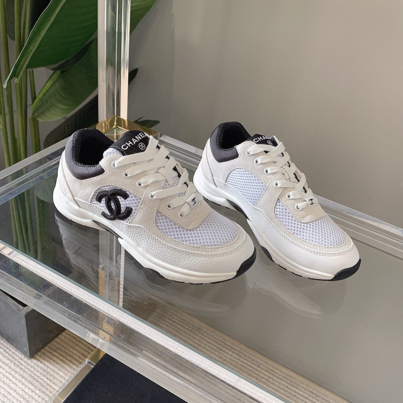 Sneaker