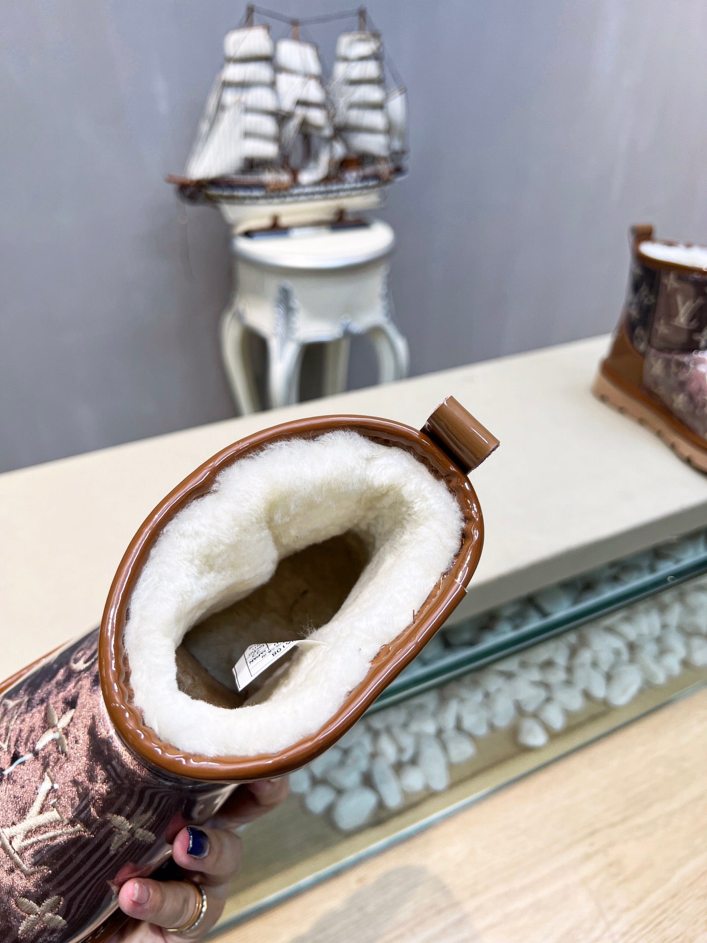 LV 25 Snow Boots Red Brown Scratch-Resistant PVC Wool 576228