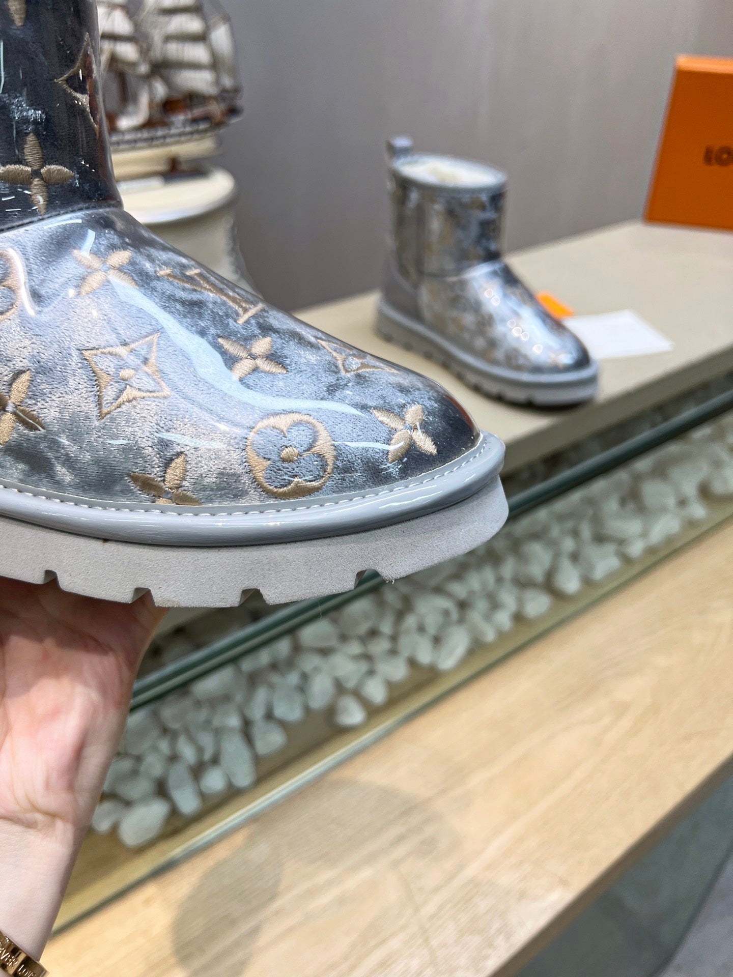 LV 25 Snow Boots Gray Scratch-Resistant PVC Wool 576227