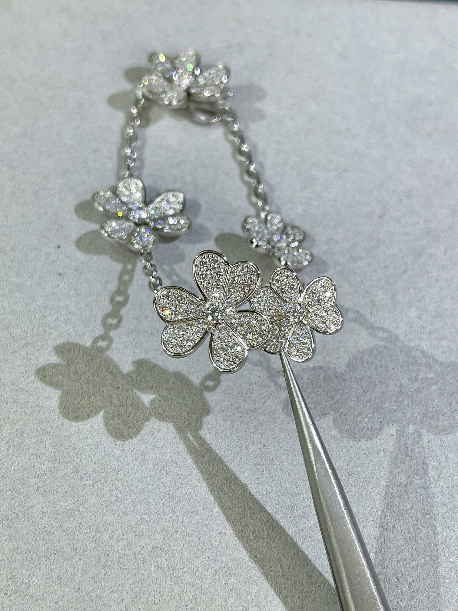 VCA Flower 5 Motifs Pink Mop Full Diamond Bracelet