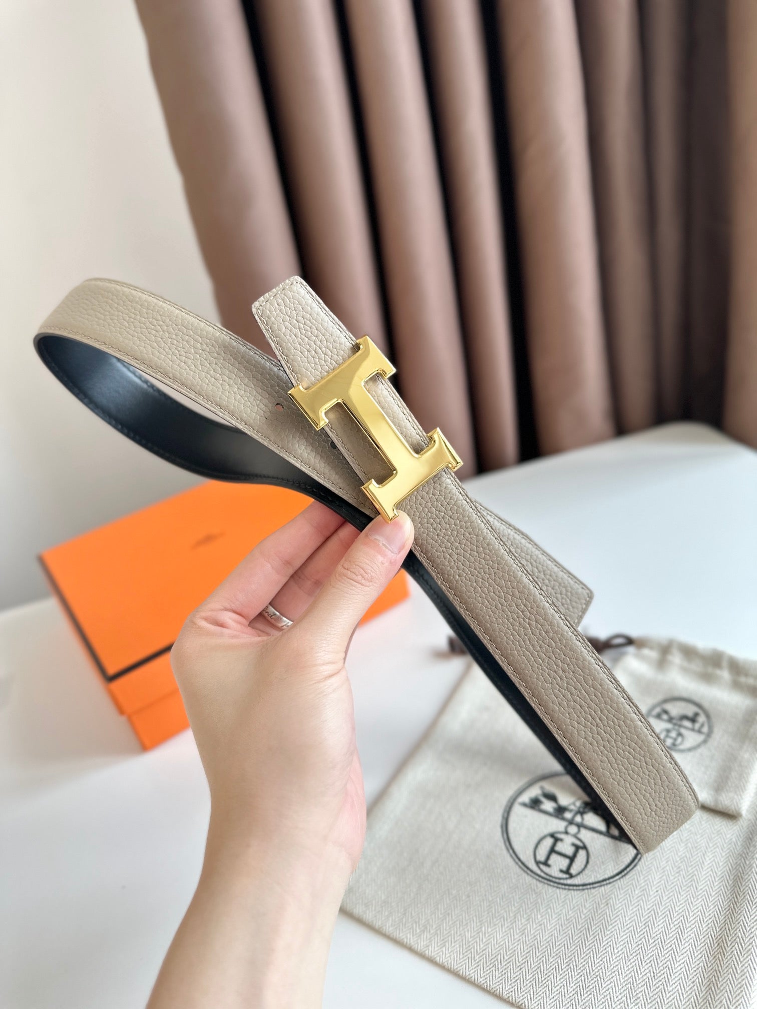 HM Gold H Buckle & Reversible 32mm Belt Beige mix Black leather 124654