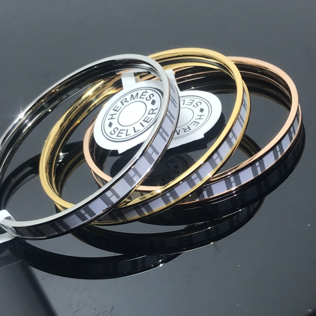H Enamel Bangle White Gray Bracelet