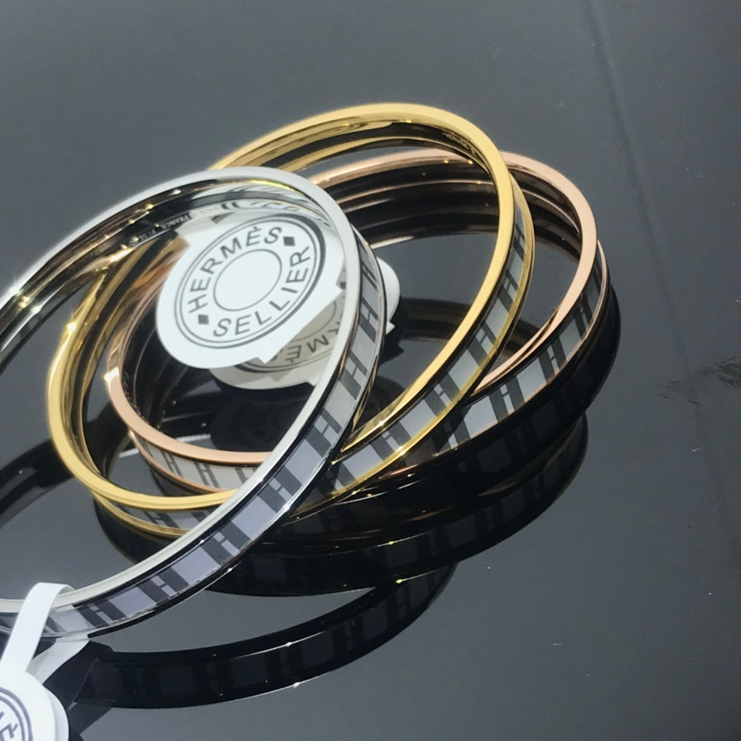 H Enamel Bangle White Gray Bracelet