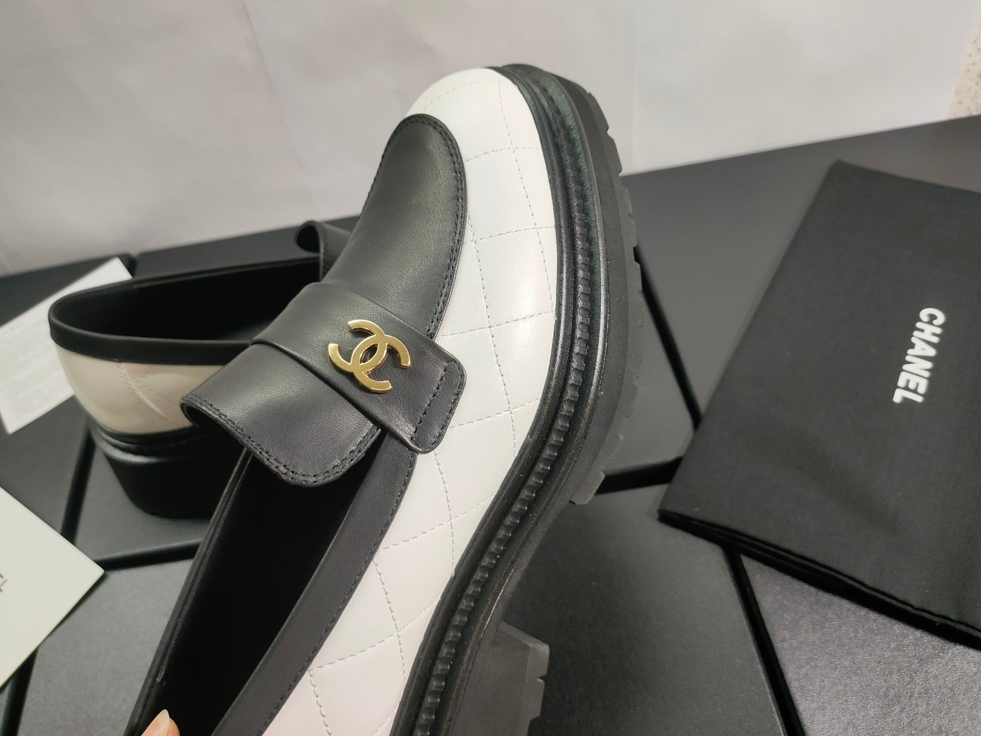 CC Moccasins 45mm White Mix Black Lambskin