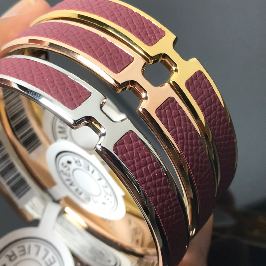 H Pig Nose Burgundy Bracelet