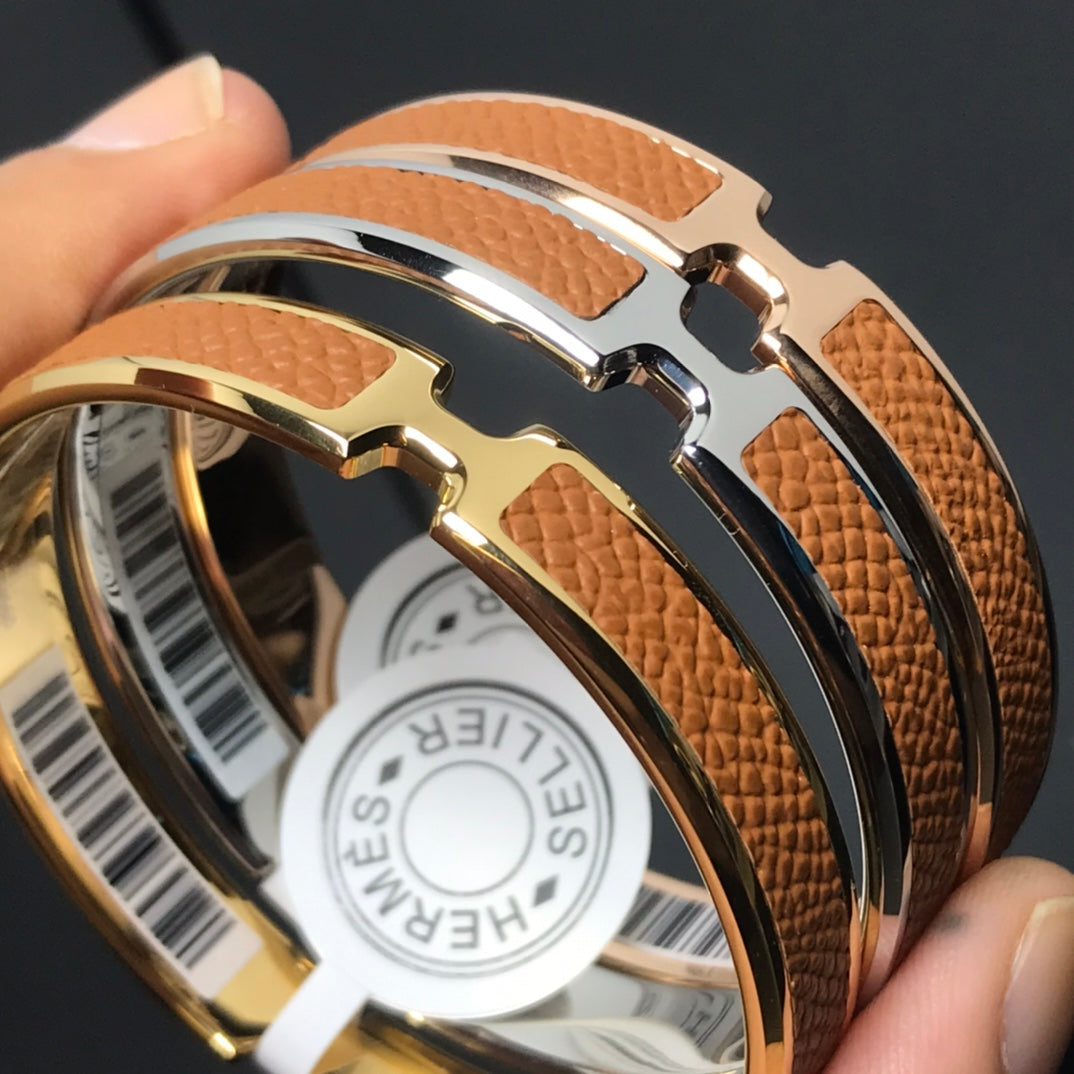 H Pig Nose Camel Brown Bracelet