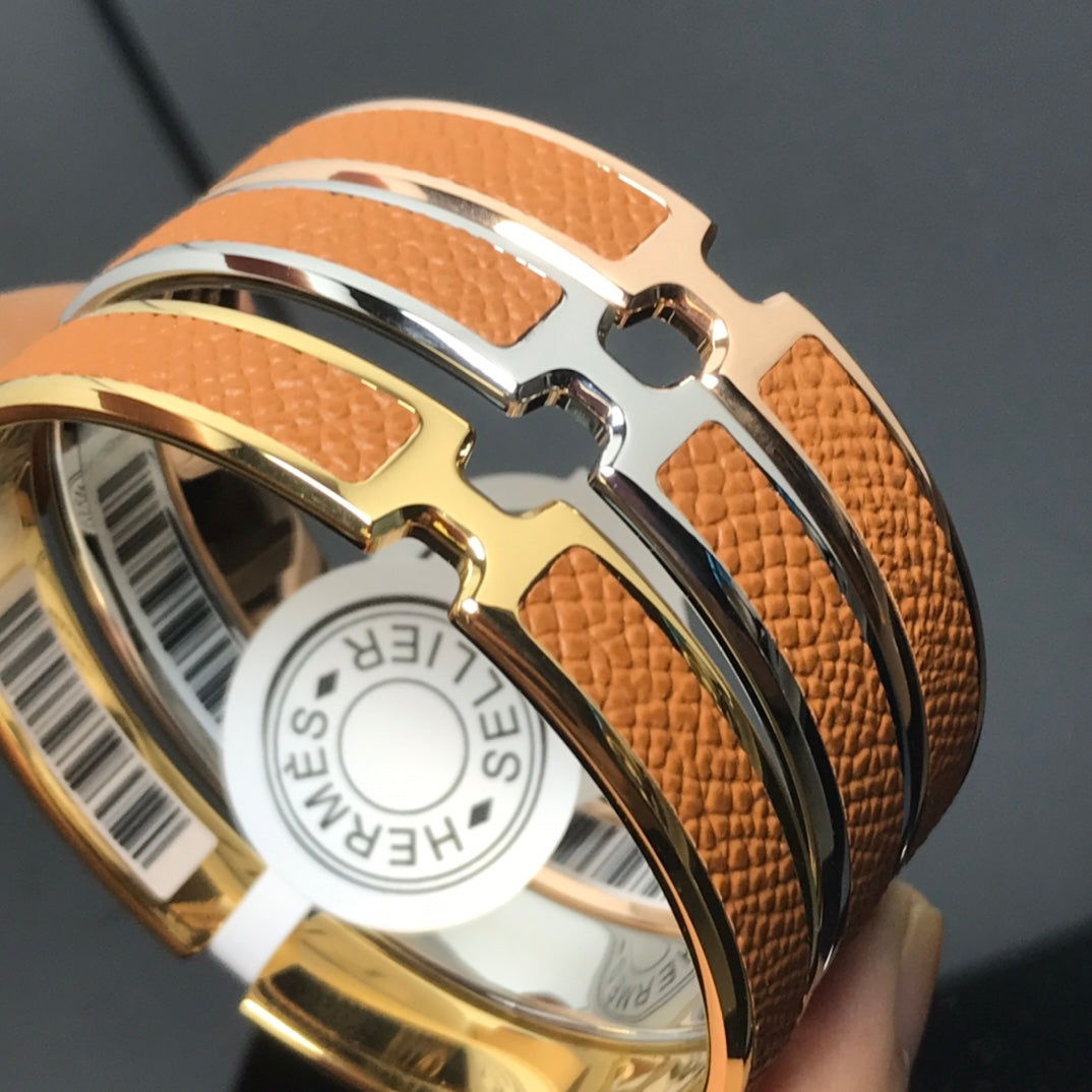 H Pig Nose Camel Brown Bracelet