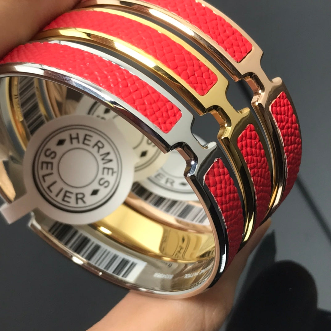 H Pig Nose Red Bracelet