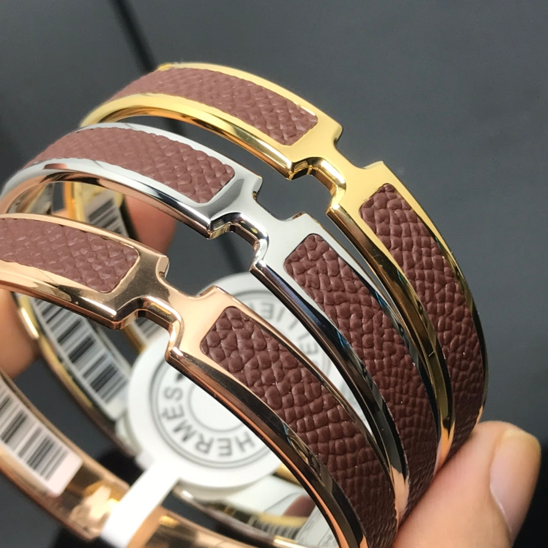 H Pig Nose Brown Bracelet