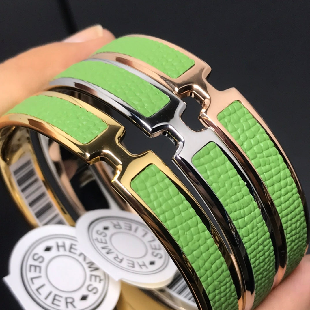 H Pig Nose Light Green Bracelet