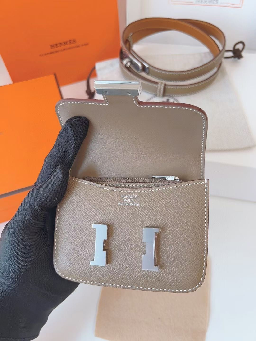 hm kelly belt 18mm with constance slim grey epsom silver hardware