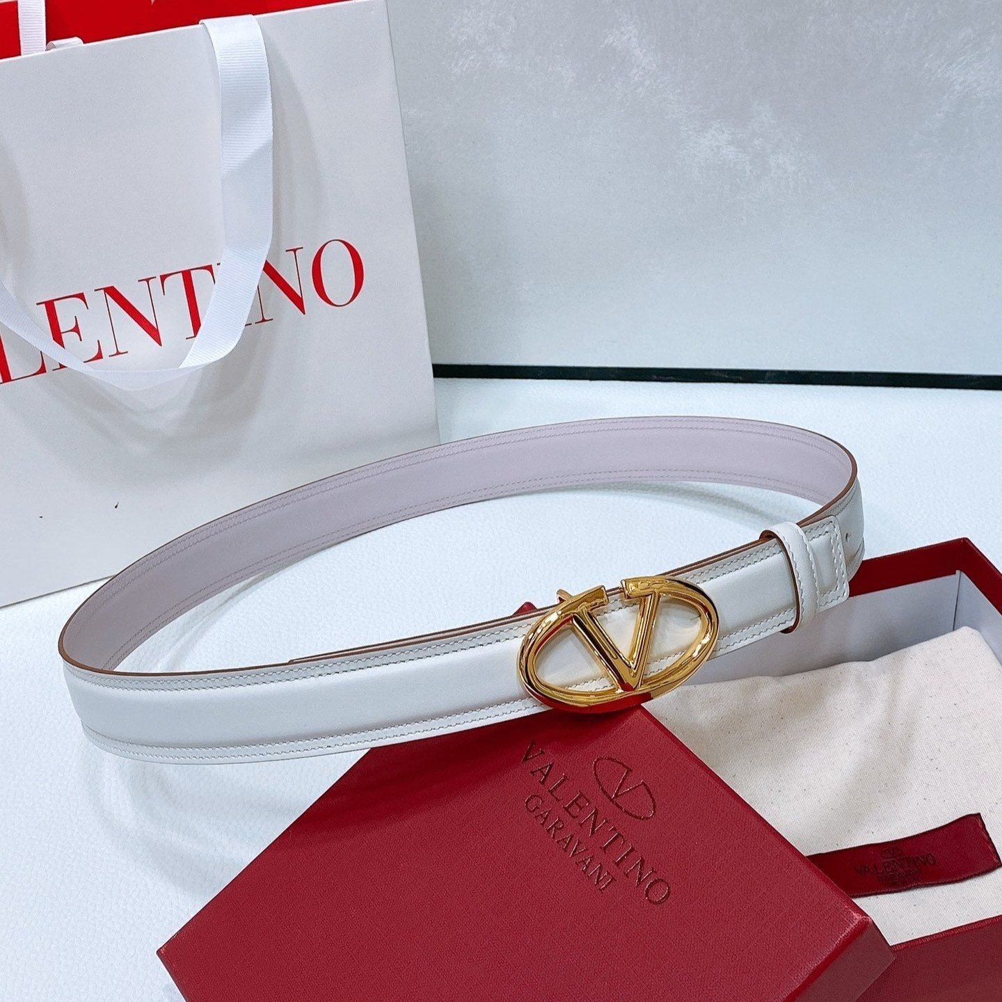 The Bold Edition Belt 30mm White Calfskin Gold Buckle