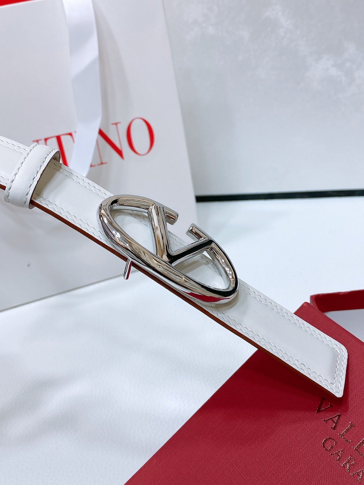 The Bold Edition Belt 30mm White Calfskin Silver Buckle