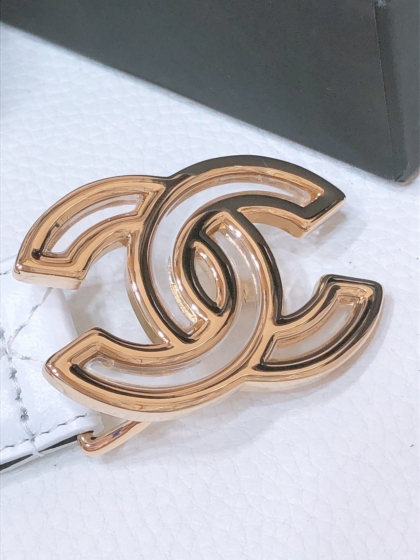 CHANEL BELT 3CM WHITE EMBROIDERED LAMBSKIN WITH GOLD HARDWARE