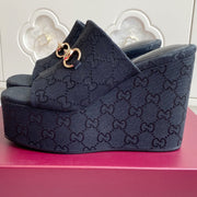 GC 25 Wedge With Horsebit Sandal Black Canvas 291030