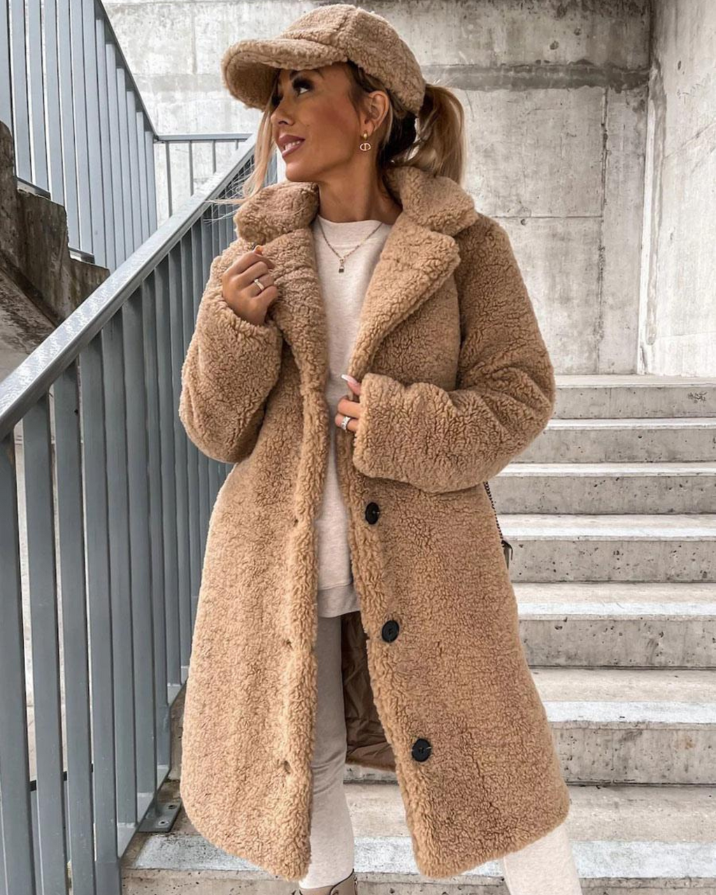 AROA - SUPREME SOFT TEDDY COAT ELE4584