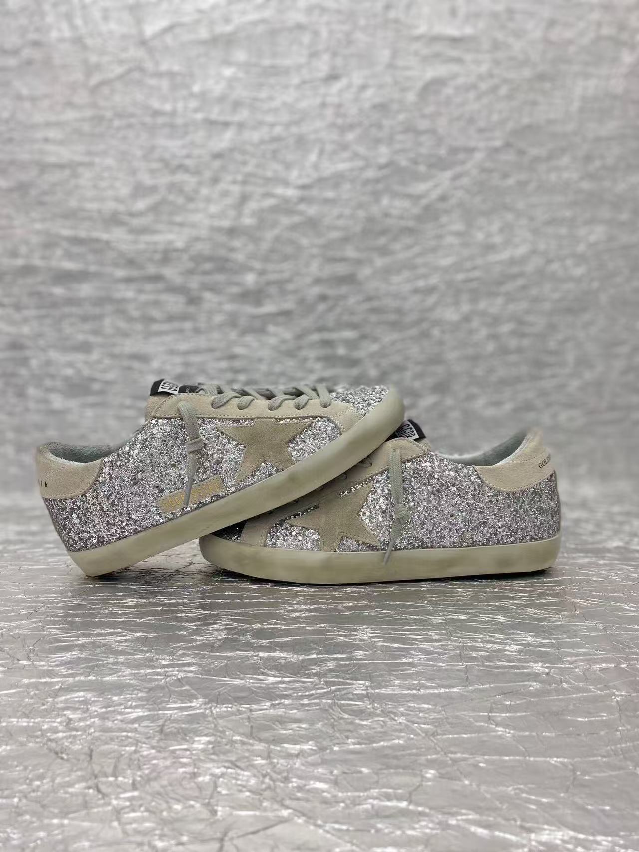 Golden Goose 2025 V-Star 2 Glittered Sneaker Silver mix Ice-gray Suede