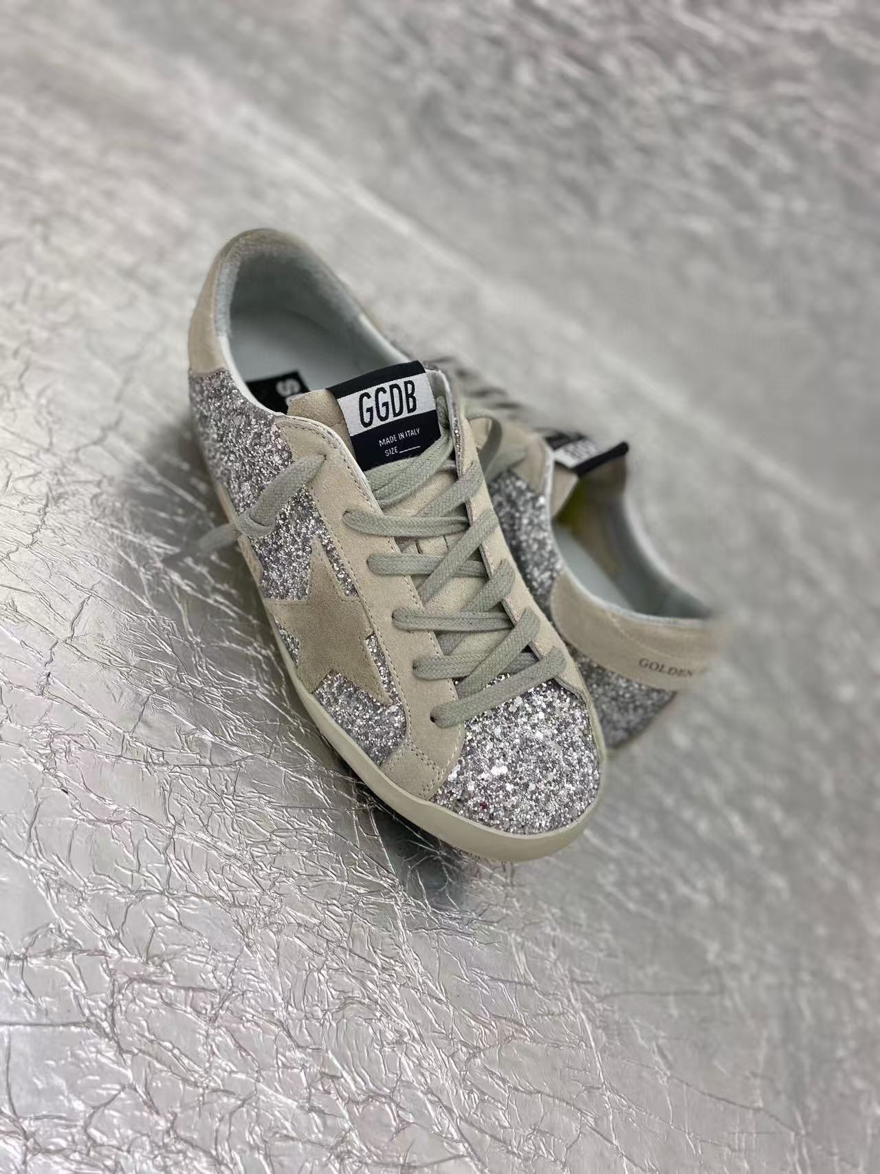 Golden Goose 2025 V-Star 2 Glittered Sneaker Silver mix Ice-gray Suede