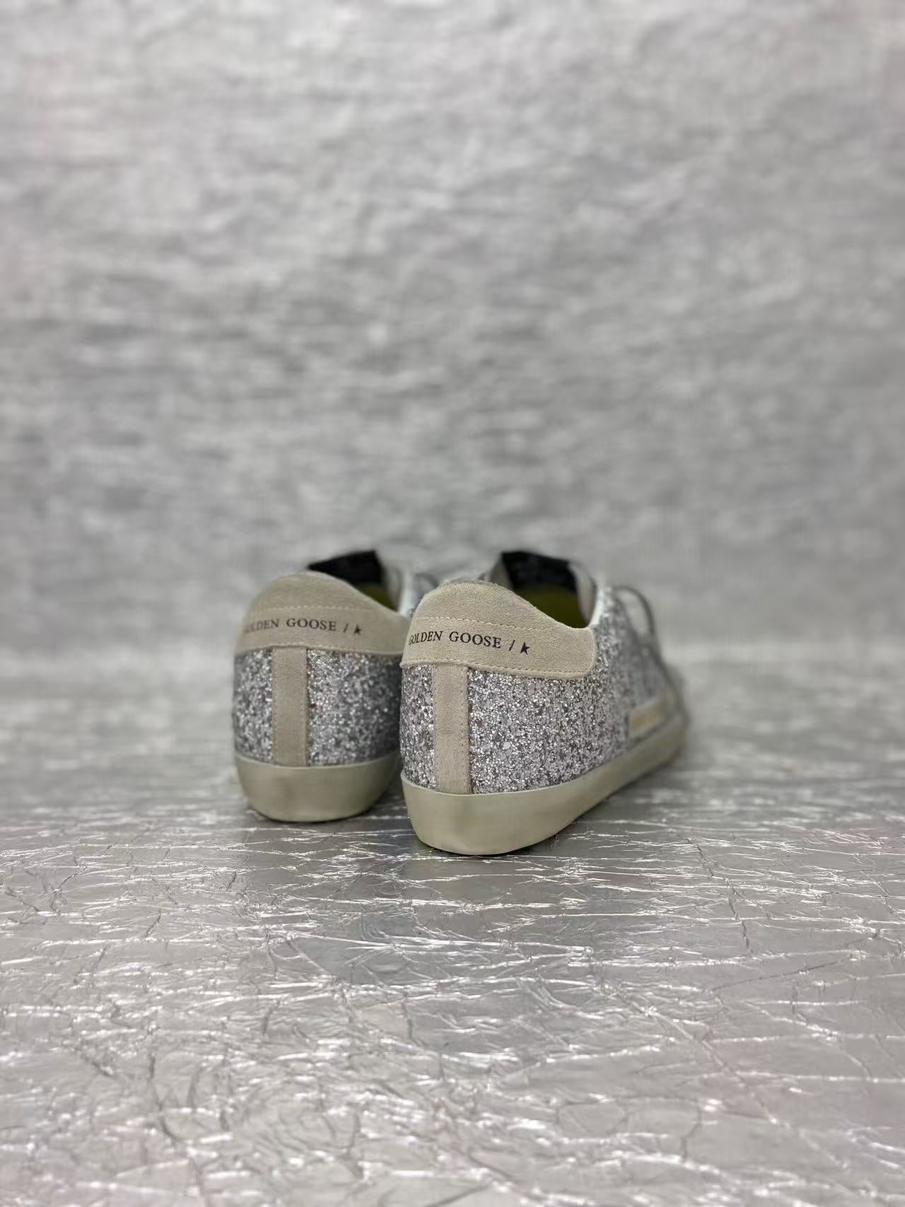 Golden Goose 2025 V-Star 2 Glittered Sneaker Silver mix Ice-gray Suede