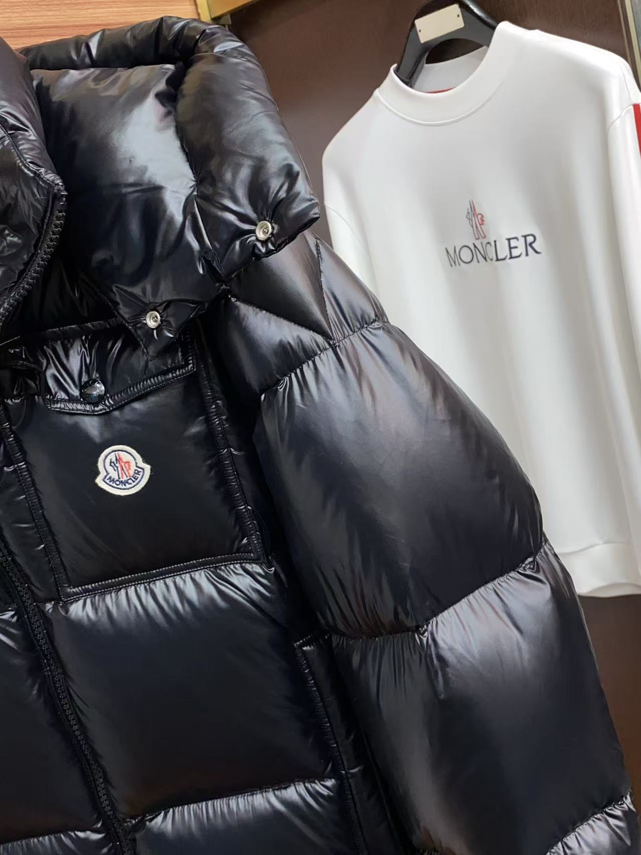Moncler Montbeliard Hooded Short Down Jacket