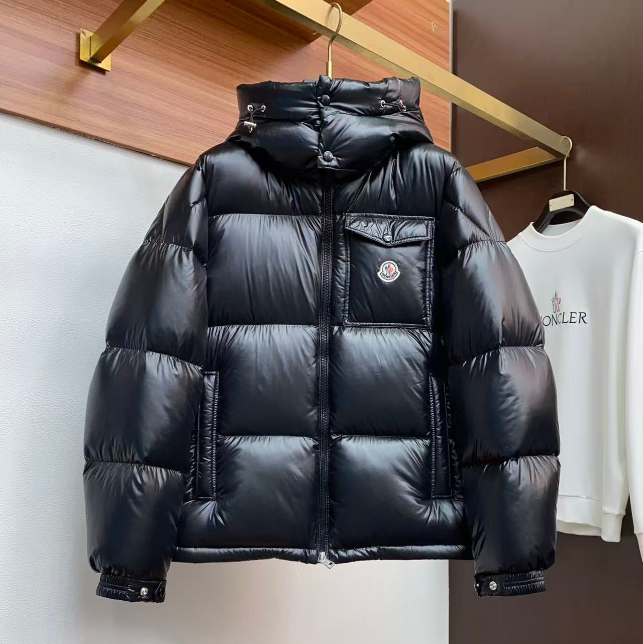 Moncler Montbeliard Hooded Short Down Jacket