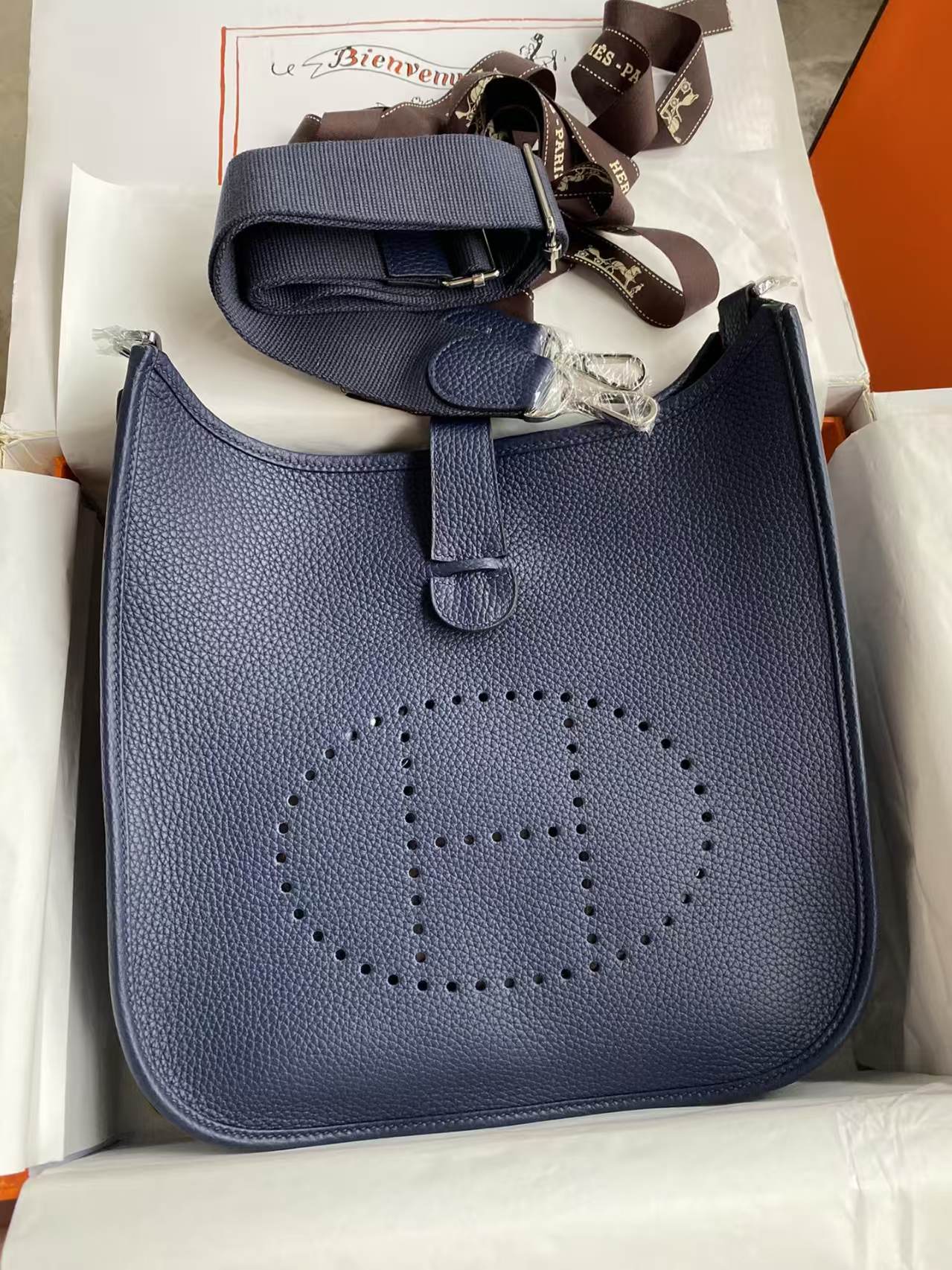 Evelyne 29cm Sapphire Blue Togo Shw