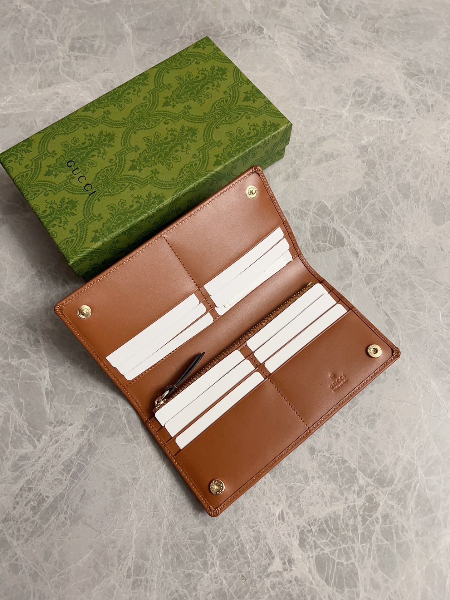 Gucci 2026 Emblem 19cm Brown Ebony Leather Canvas