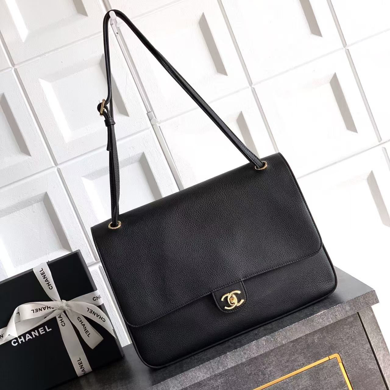 Chanel 2026 Flap Bag 33cm Black Caviar Calfskin