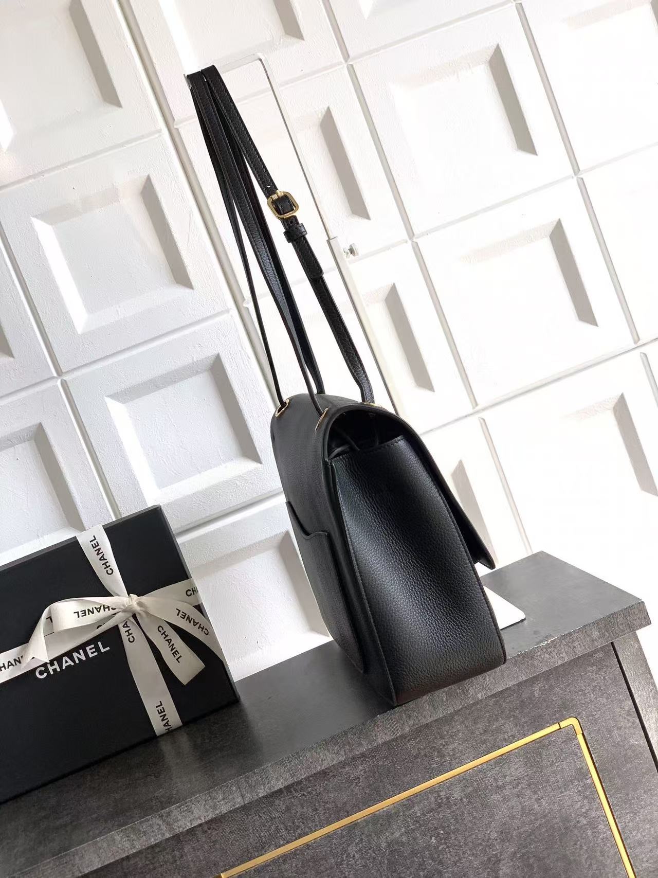 Chanel 2026 Flap Bag 33cm Black Caviar Calfskin