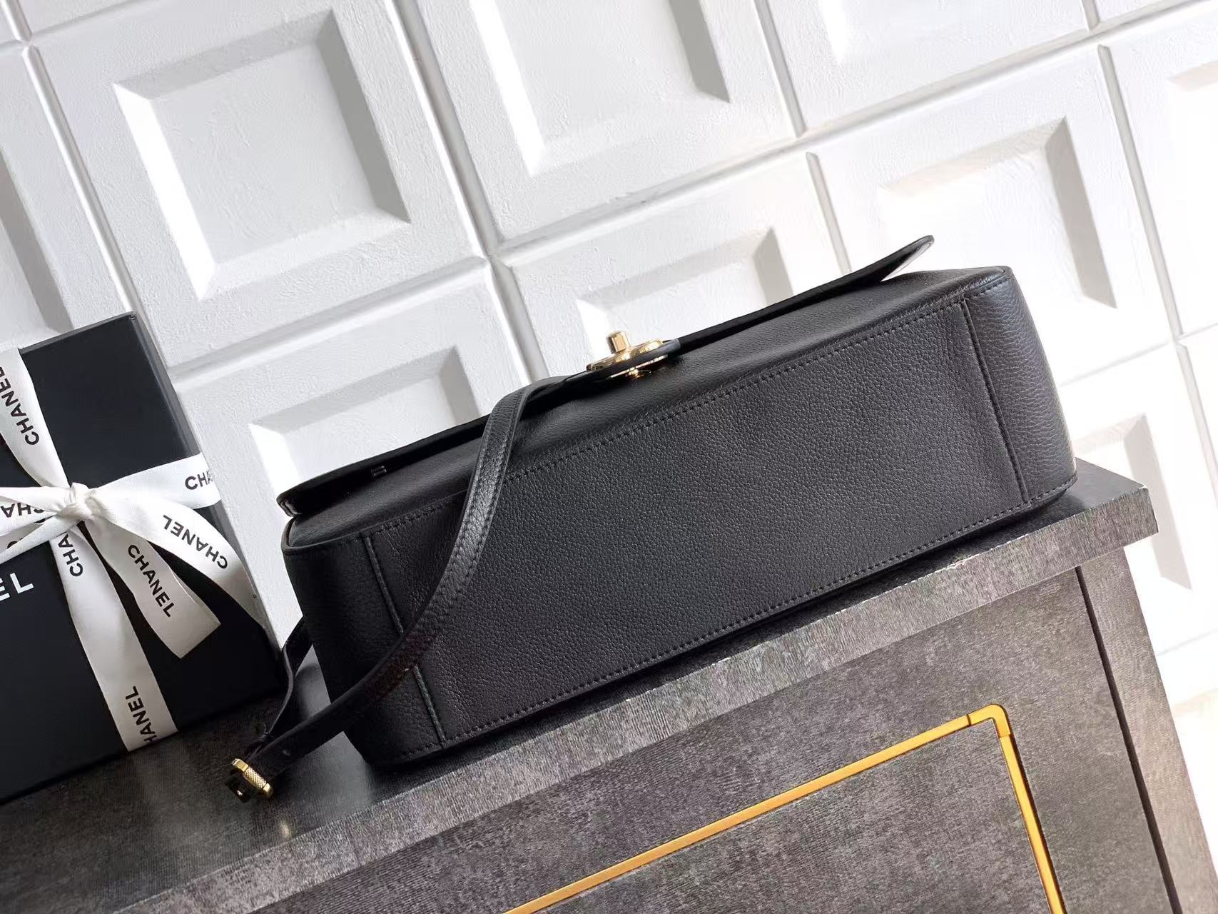 Chanel 2026 Flap Bag 33cm Black Caviar Calfskin