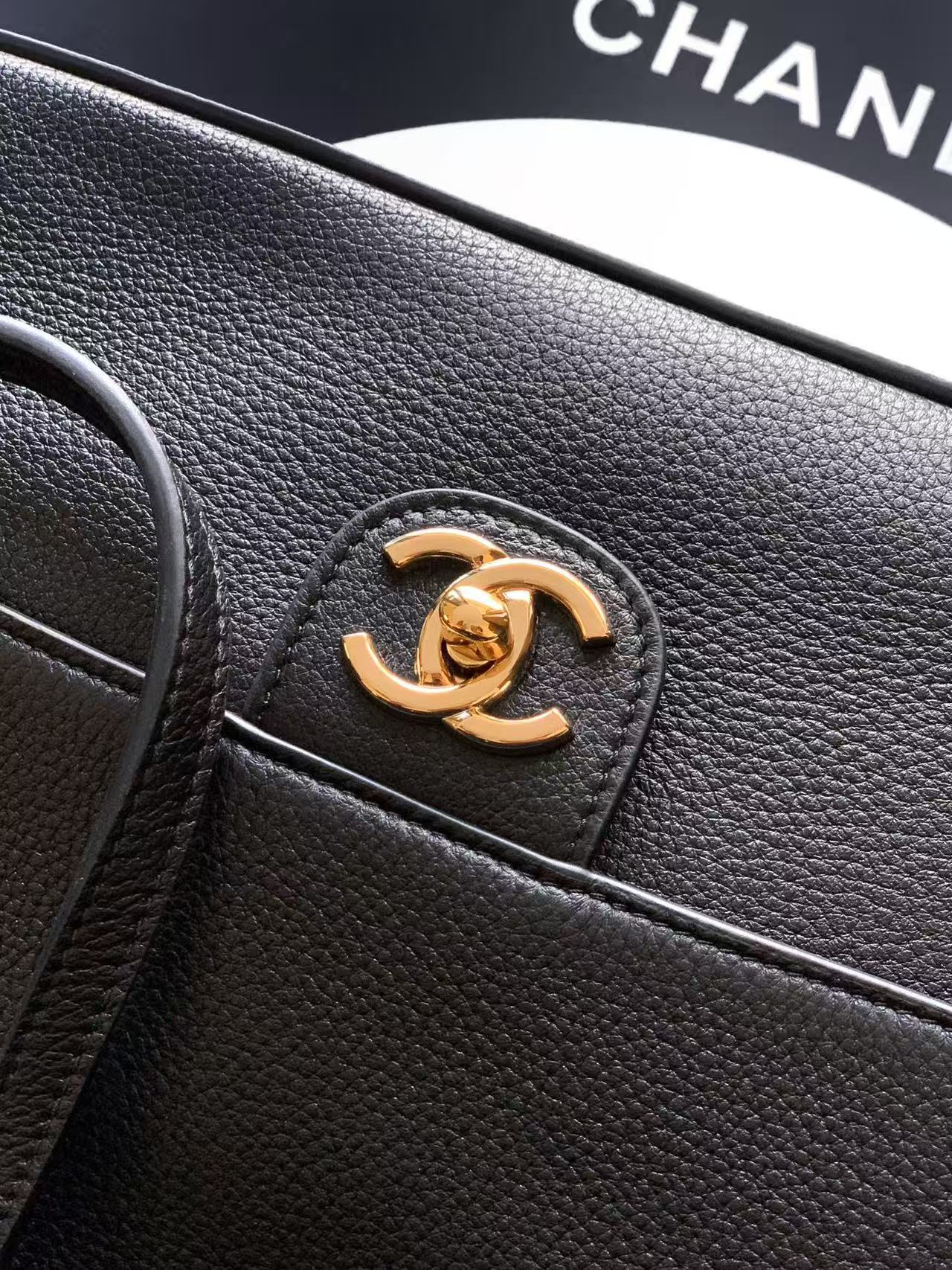 Chanel 2026 Flap Bag 33cm Black Caviar Calfskin