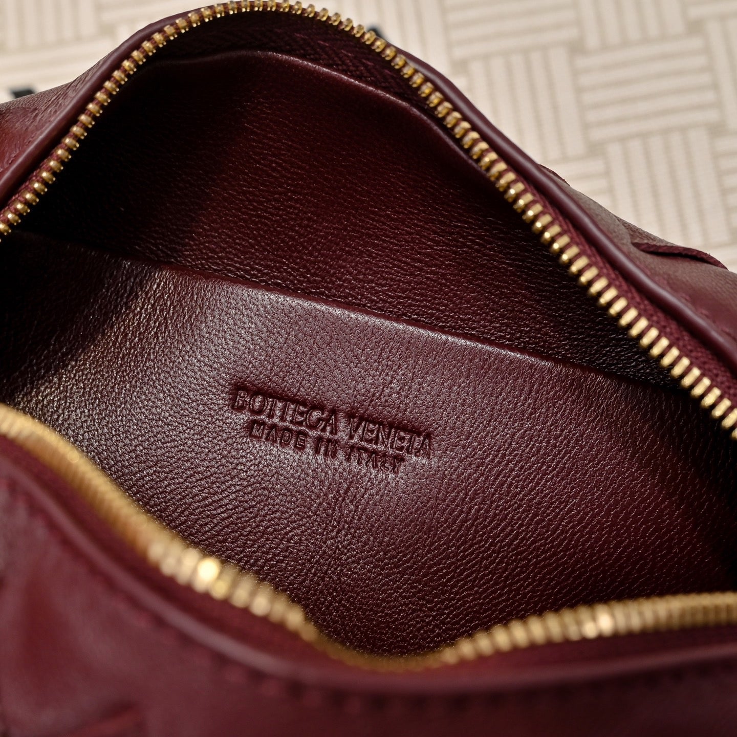 Bottega Veneta 2026 Loop Bag 17cm Burgundy Leather