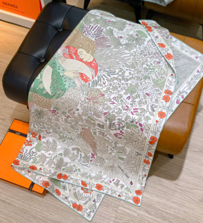 Hermes 2026 Dans les Bras de Selene Silk Scarf