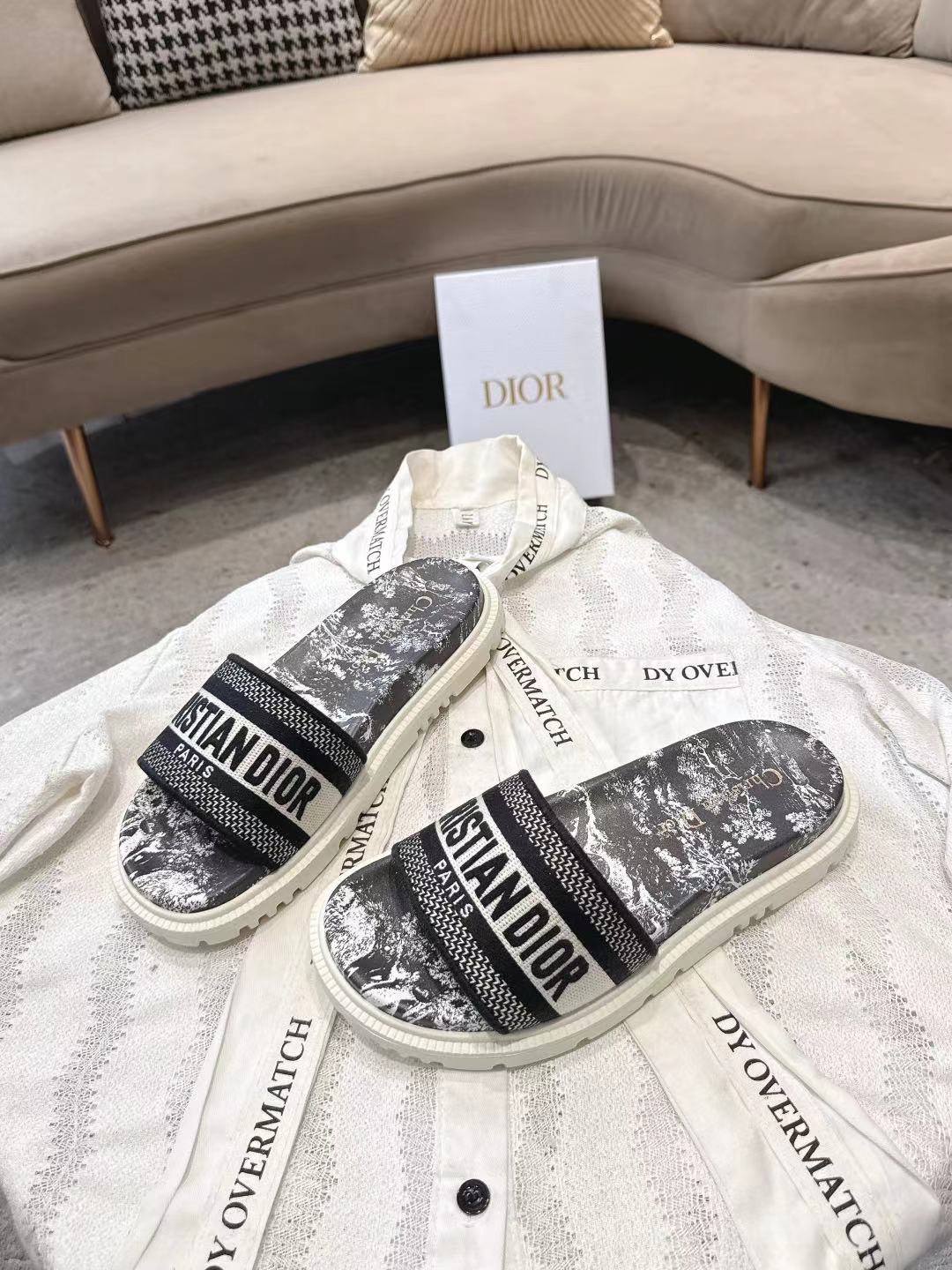 Dior 2026 Embroidered Dway Slide Fabric 944470