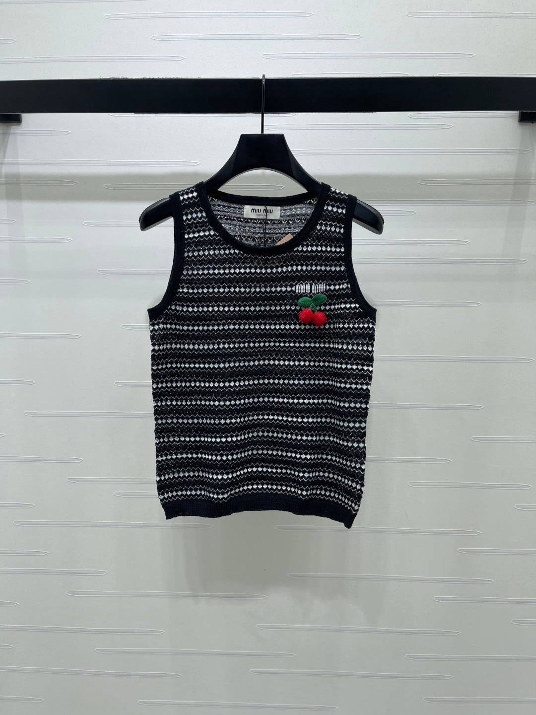 Miumiu 2026 Cherry-embroidered Knitted Sleeveless Crop Top Tencel Nylon