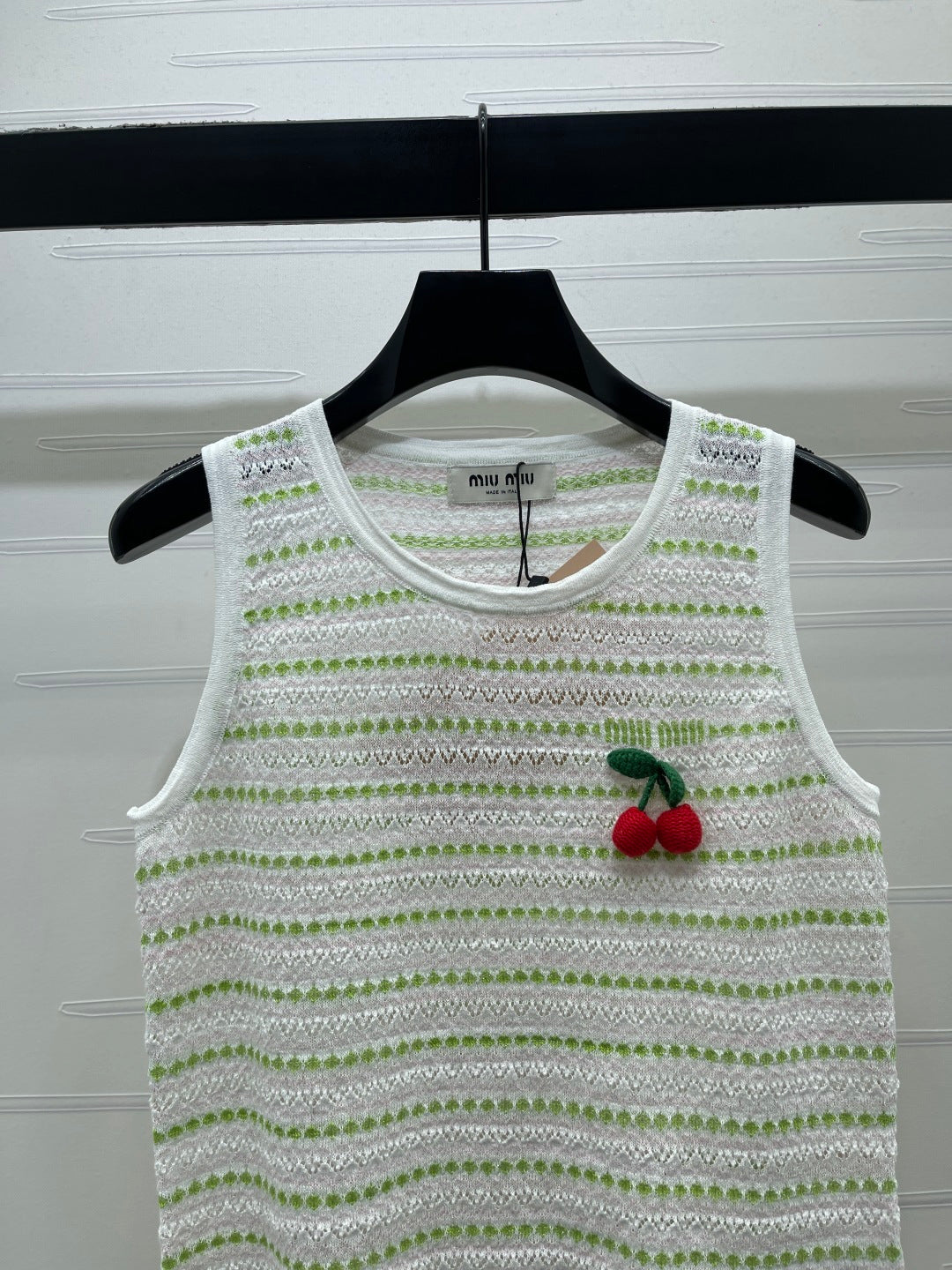 Miumiu 2026 Cherry-embroidered Knitted Sleeveless Crop Top Tencel Nylon