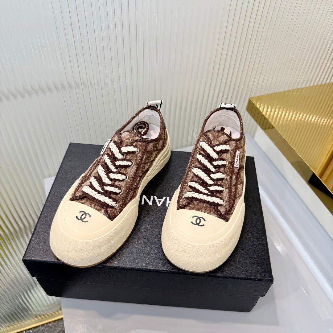 Chanel 2026 Sneaker Biscuit Calfskin 927713