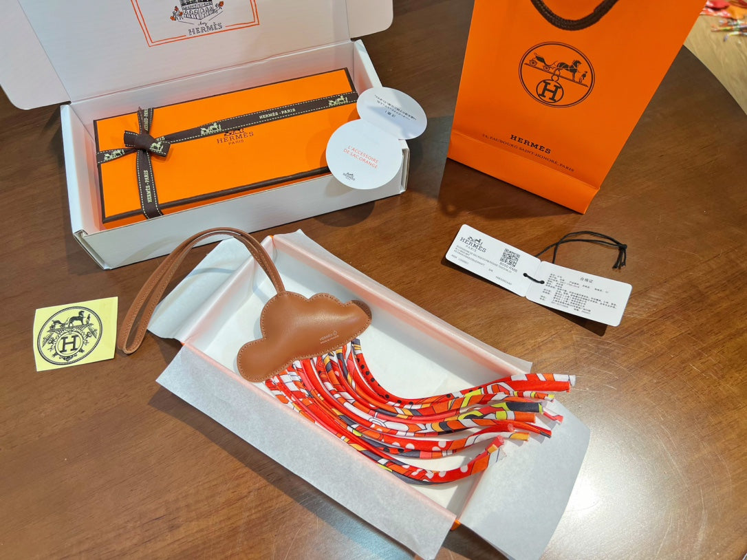 HM Petith Cloud Charm Lambskin Silk