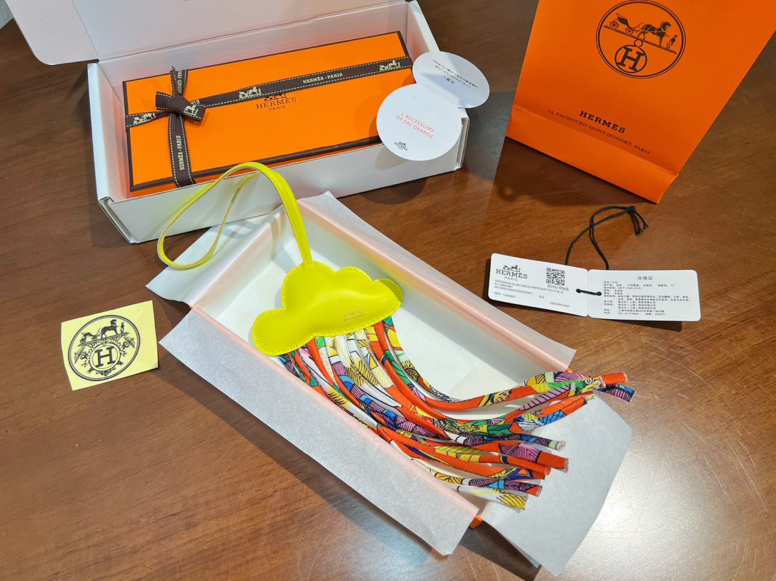 HM Petith Cloud Charm Lambskin Silk