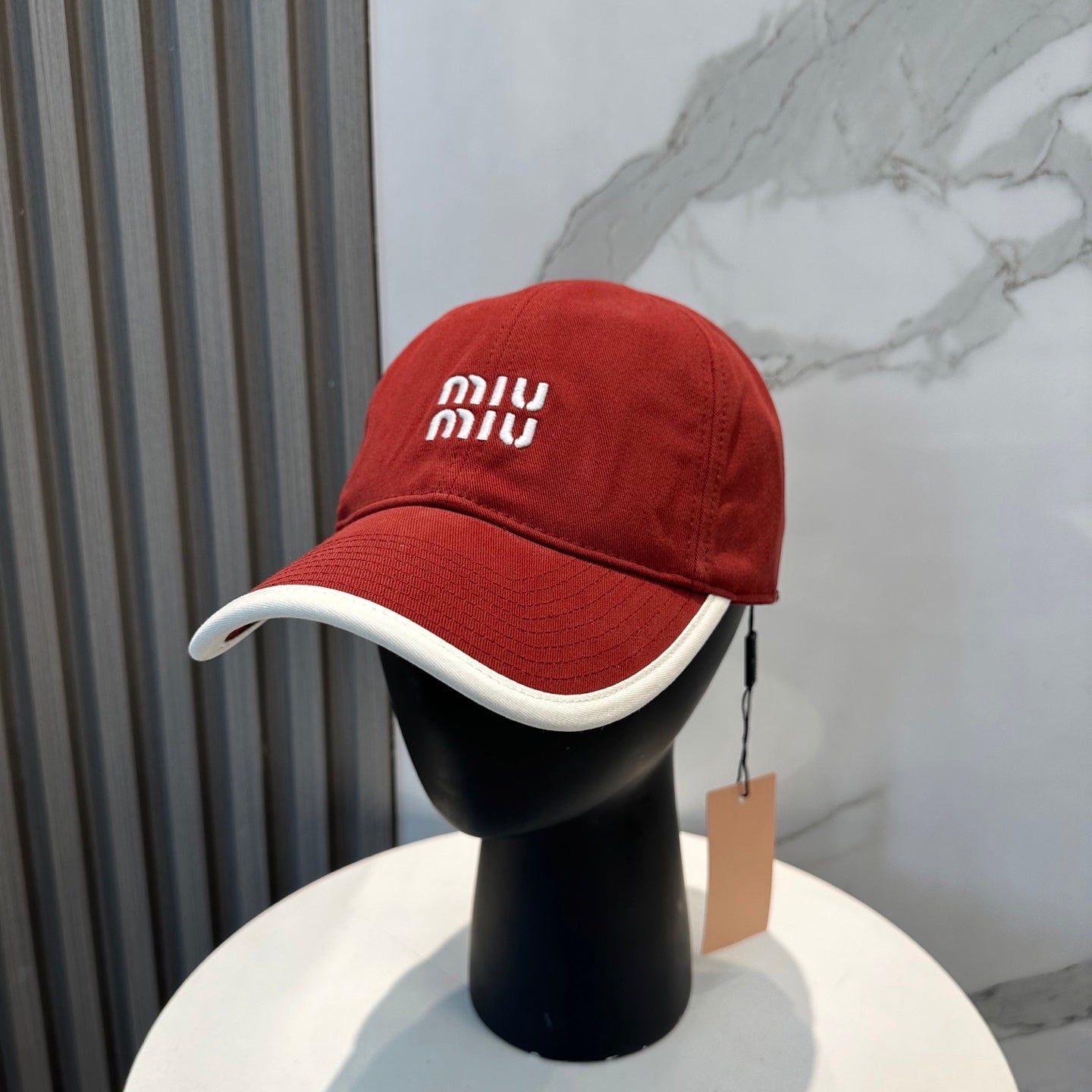 Miumiu Logo White Brim Cotton Hat 211761