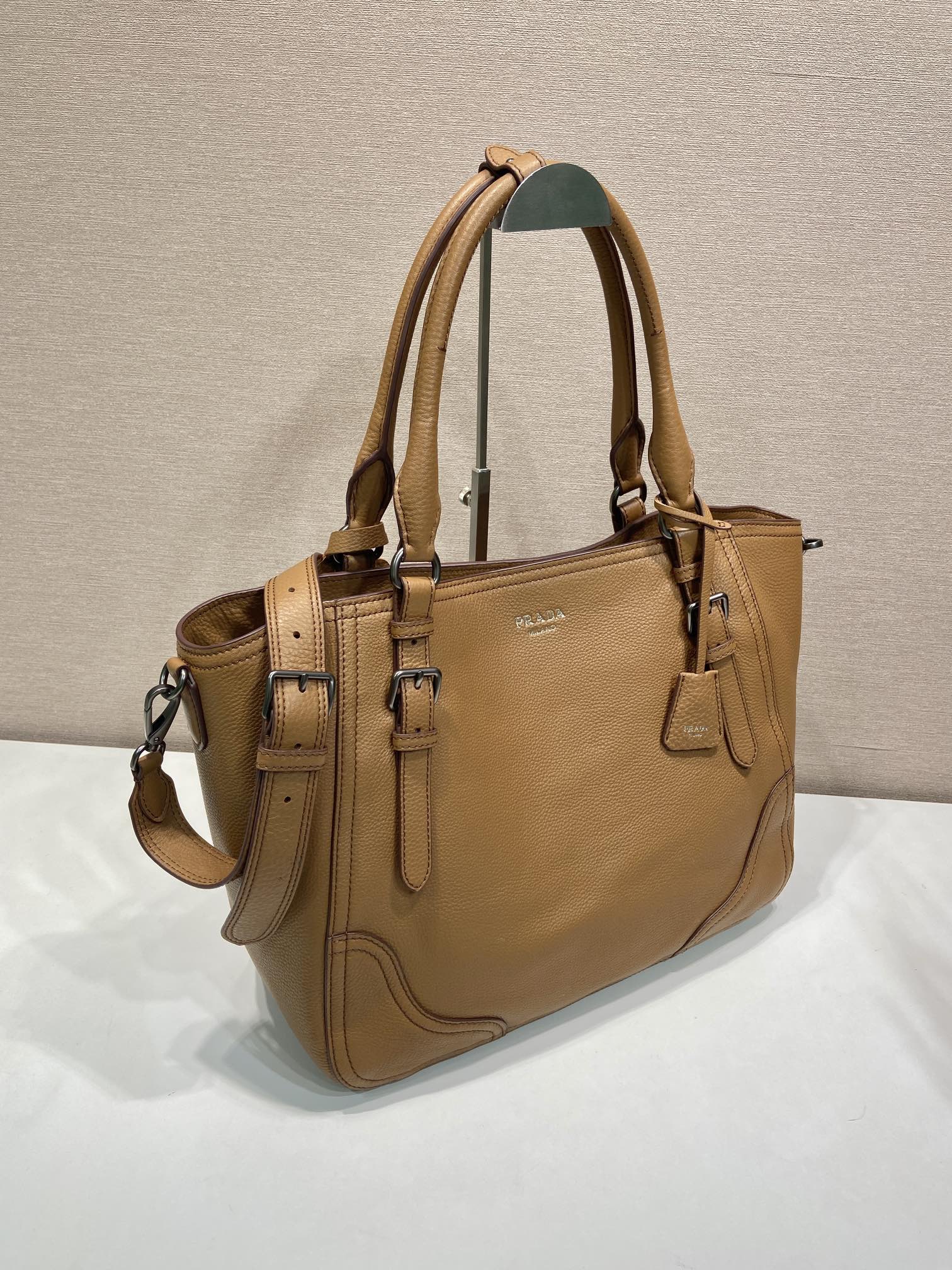 Prada 2026 Tote Bag 38cm Grained Leather 282657